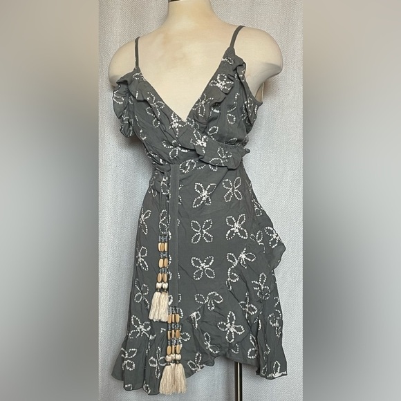 Skemo Dresses & Skirts - NWT Skemo Shibori short wrap dress